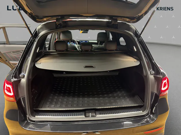 MERCEDES-BENZ GLC 43 4M - AMG / DISTRONIC / 360 Grad Kamera / Panorama-Dach