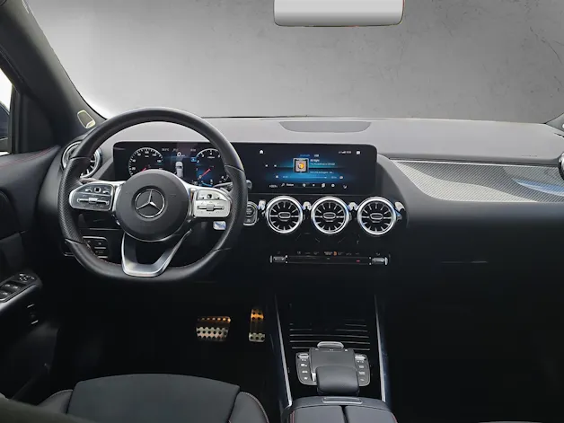 MERCEDES-BENZ GLA 200 4Matic AMG Line 8G-DCT