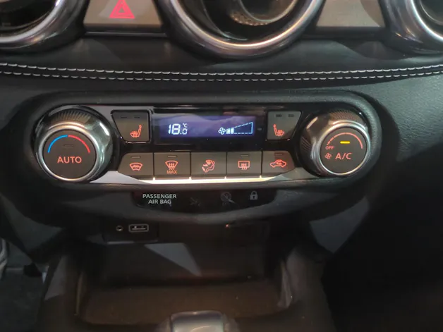 NISSAN Juke 1.0 DIG-T N-Connecta DCT