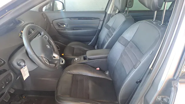 RENAULT Scénic 1.4 16V Turbo Bose