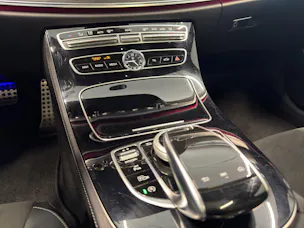 MERCEDES-BENZ E 220 d Swiss Star AMG 4M