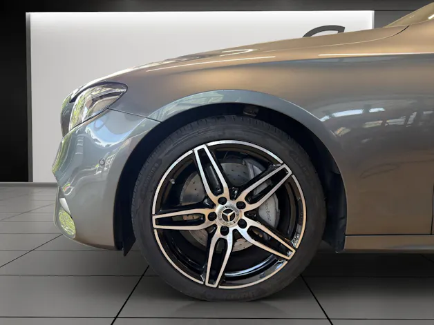 MERCEDES-BENZ E 220 d Swiss Star AMG 4M