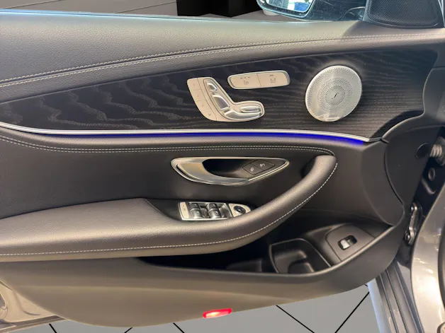 MERCEDES-BENZ E 220 d Swiss Star AMG 4M