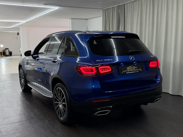 MERCEDES-BENZ GLC 300 e AMG Line 4Matic 9G-Tronic