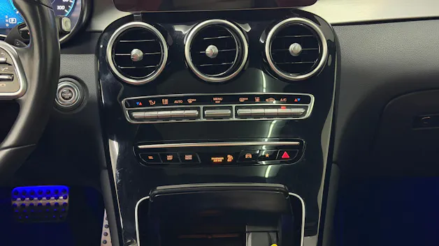 MERCEDES-BENZ GLC 300 e AMG Line 4Matic 9G-Tronic