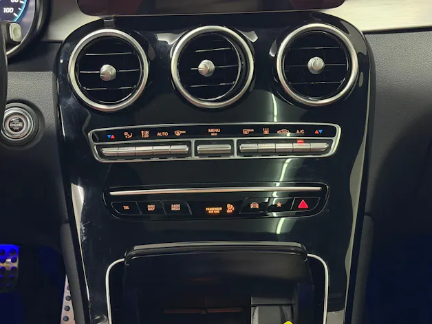 MERCEDES-BENZ GLC 300 e AMG Line 4Matic 9G-Tronic