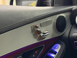 MERCEDES-BENZ GLC 300 e AMG Line 4Matic 9G-Tronic