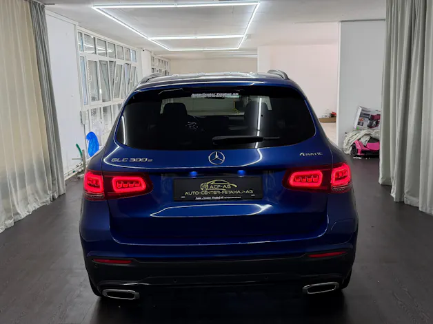 MERCEDES-BENZ GLC 300 e AMG Line 4Matic 9G-Tronic