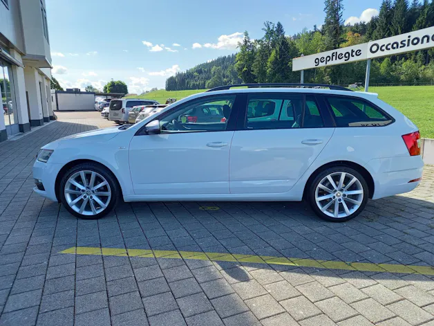 SKODA Octavia Combi 1.5 TSI Soleil DSG
