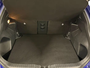 https://vehicle.imgix.net/4440229/7a479641-922f-47c8-a9ca-fd53d18d8b6a.jpg