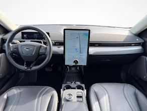 https://vehicle.imgix.net/4440238/ac2d4f01-2b83-4dff-ba83-2c1df8a0e7cf.jpg