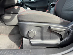 https://vehicle.imgix.net/4440239/256faeb6-4379-40a2-84b4-7ed298de5f8e.jpg
