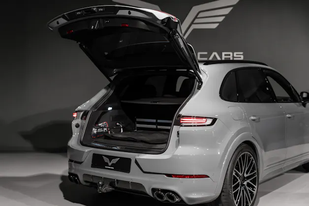PORSCHE Cayenne 4.0 V8 Turbo E-Hybrid