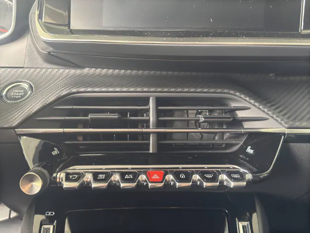 PEUGEOT 208 1.2 PureTech 100 Allure