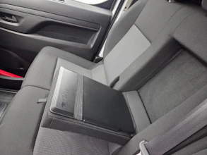 https://vehicle.imgix.net/4440330/2d19a6ef-3fe2-4ea2-b35e-d22c25b424e5.jpg