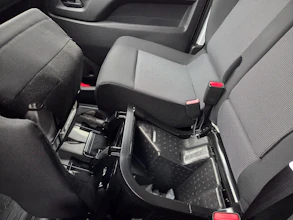 https://vehicle.imgix.net/4440330/8e0d0967-d7f2-428d-a3a6-178914bcf32b.jpg