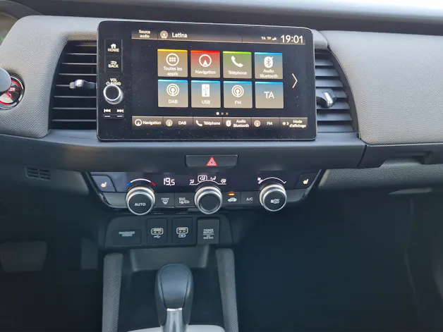 HONDA Jazz 1.5 i-MMD Crosstar Executive