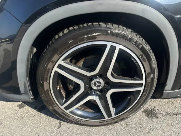 MERCEDES-BENZ GLA 220 AMG Line 4m