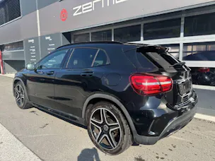 MERCEDES-BENZ GLA 220 AMG Line 4m