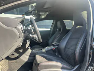 MERCEDES-BENZ GLA 220 AMG Line 4m