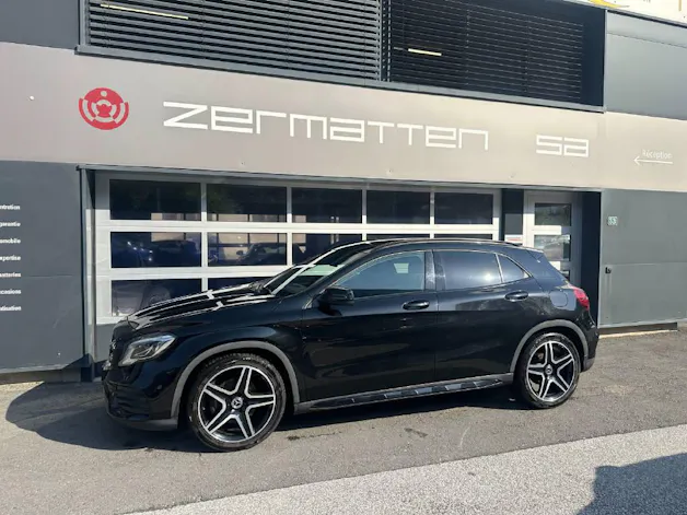 MERCEDES-BENZ GLA 220 AMG Line 4m