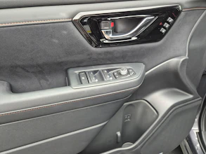 https://vehicle.imgix.net/4440381/a19de8c6-6a27-4f53-bb3b-9d0da4bf236e.jpg