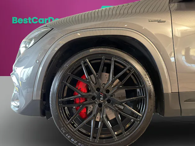 MERCEDES-BENZ GLA 35 AMG 4matic