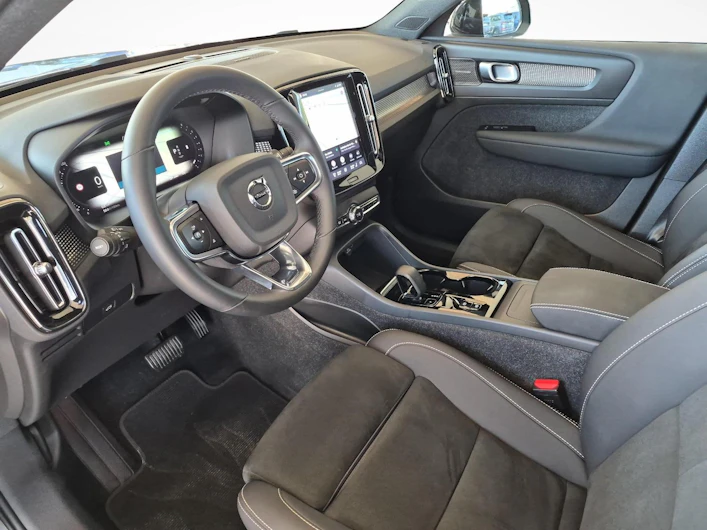 immagine del veicolo VOLVO XC40