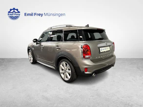 https://vehicle.imgix.net/4440449/cd5c606c-8177-49dd-980b-3fc53bd20e5b.jpg