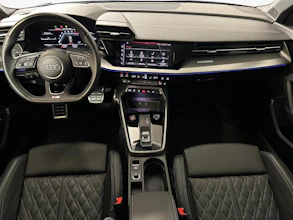 https://vehicle.imgix.net/4440453/438acb9f-8689-45d9-8422-a64888336686.jpg