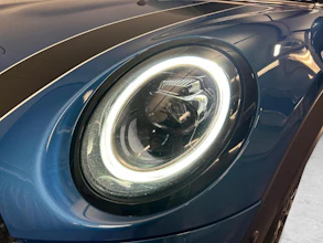 https://vehicle.imgix.net/4440459/e1a327a0-b6c0-4f93-9447-1dd48ee3e584.jpg