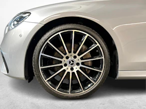 https://vehicle.imgix.net/4440461/abaf28b2-270d-4a27-b475-cd436cd6d394.jpg