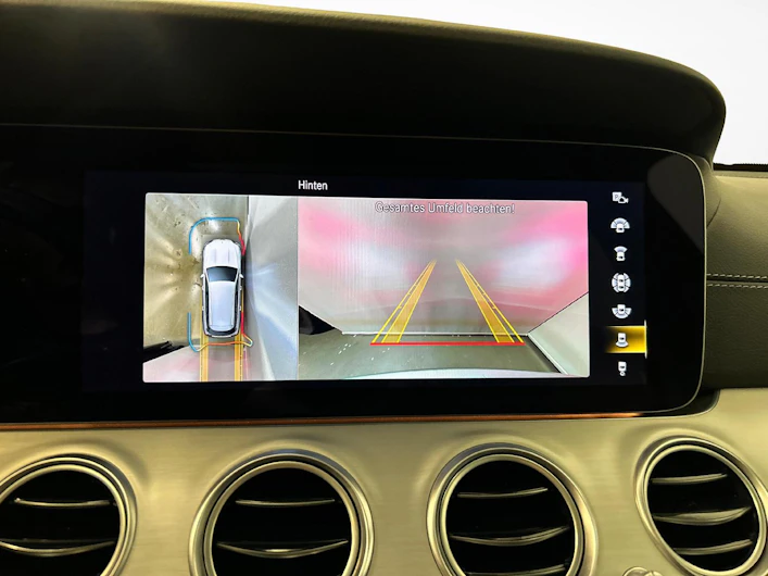 image du véhicule MERCEDES-BENZ E 220