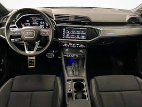 https://vehicle.imgix.net/4440462/b8e3c940-25aa-42cd-885b-3692b8b783ad.jpg