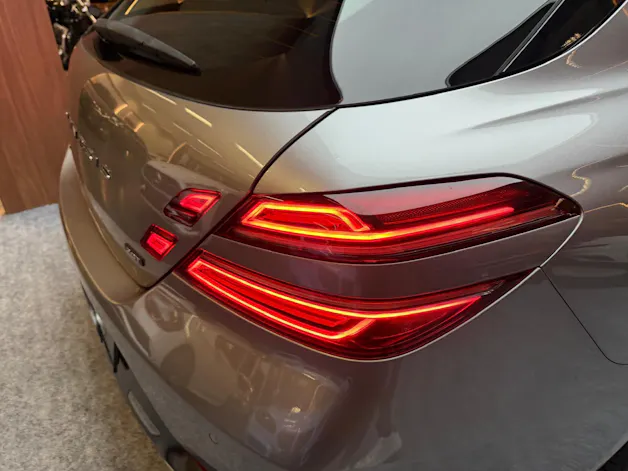 Genesis G70 Shooting Brake 2.0T Premium
