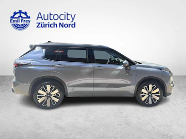 MITSUBISHI OUTLANDER 6