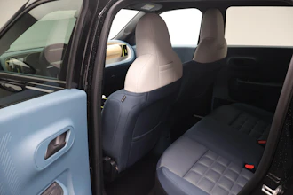 https://vehicle.imgix.net/4440647/dd2c3c9c-2586-4926-9326-d61ba54ea8ef.JPG