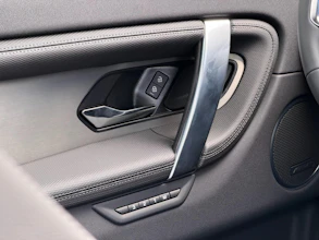 https://vehicle.imgix.net/4440658/8ec34795-9fc6-49fb-a711-7743bb877a7c.jpeg