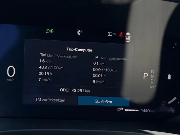 VOLVO XC40 2.0 B4 MH Plus Dark