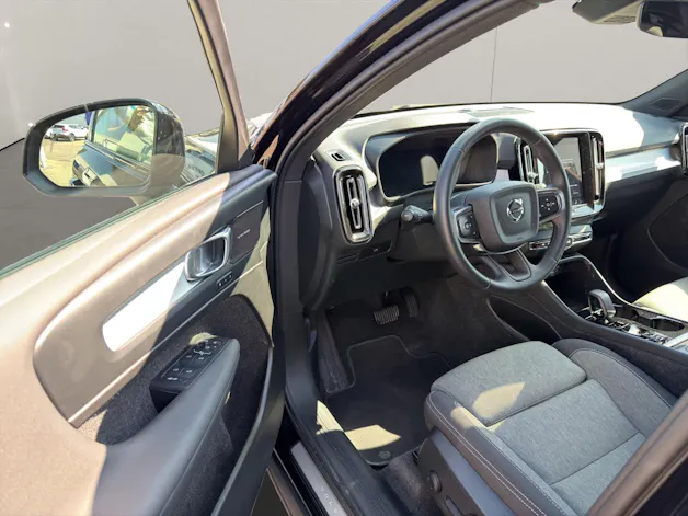 VOLVO XC40 2.0 B4 MH Plus Dark