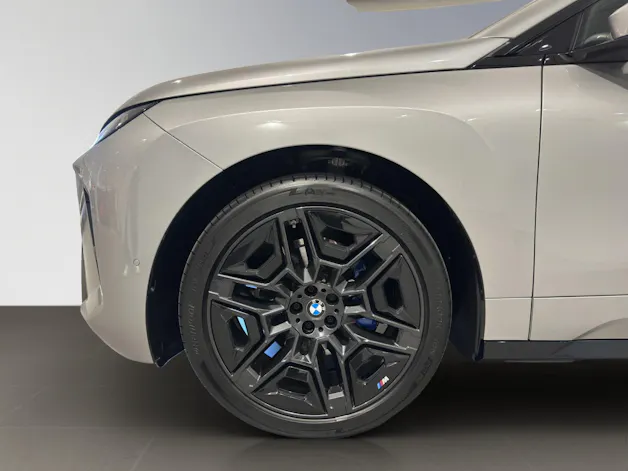 BMW iX xDrive60