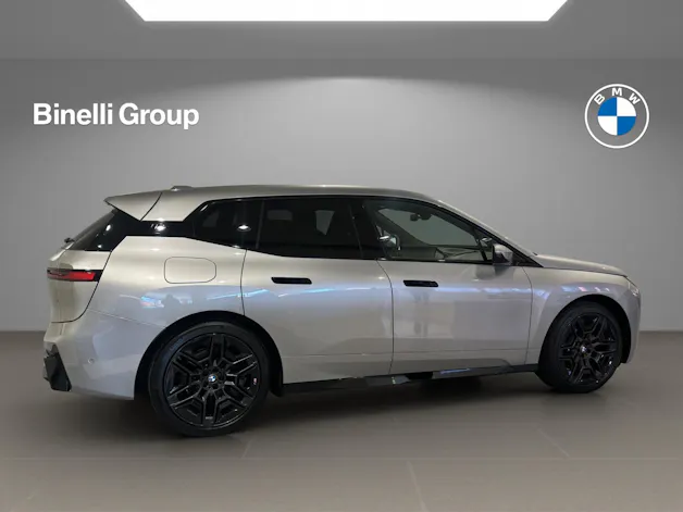 BMW iX xDrive60