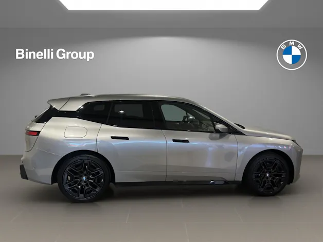 BMW iX xDrive60