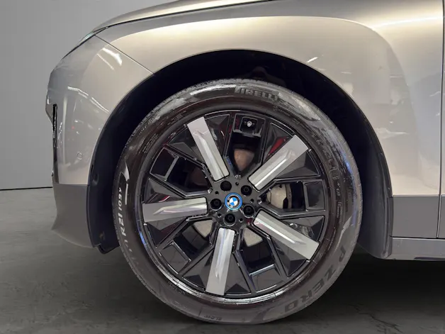 BMW iX xDrive50
