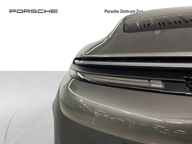 PORSCHE 911 Carrera 4 GTS