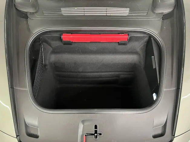 PORSCHE 911 Carrera 4 GTS