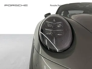 PORSCHE 911 Carrera 4 GTS