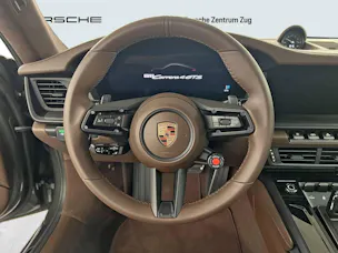 PORSCHE 911 Carrera 4 GTS