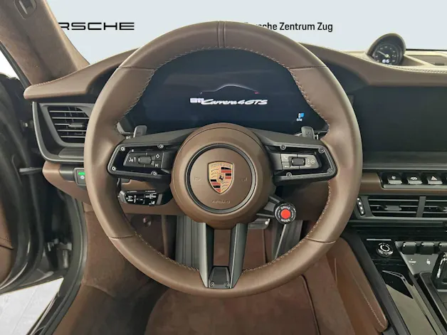 PORSCHE 911 Carrera 4 GTS