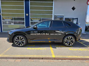 MAZDA CX-6e Takumi